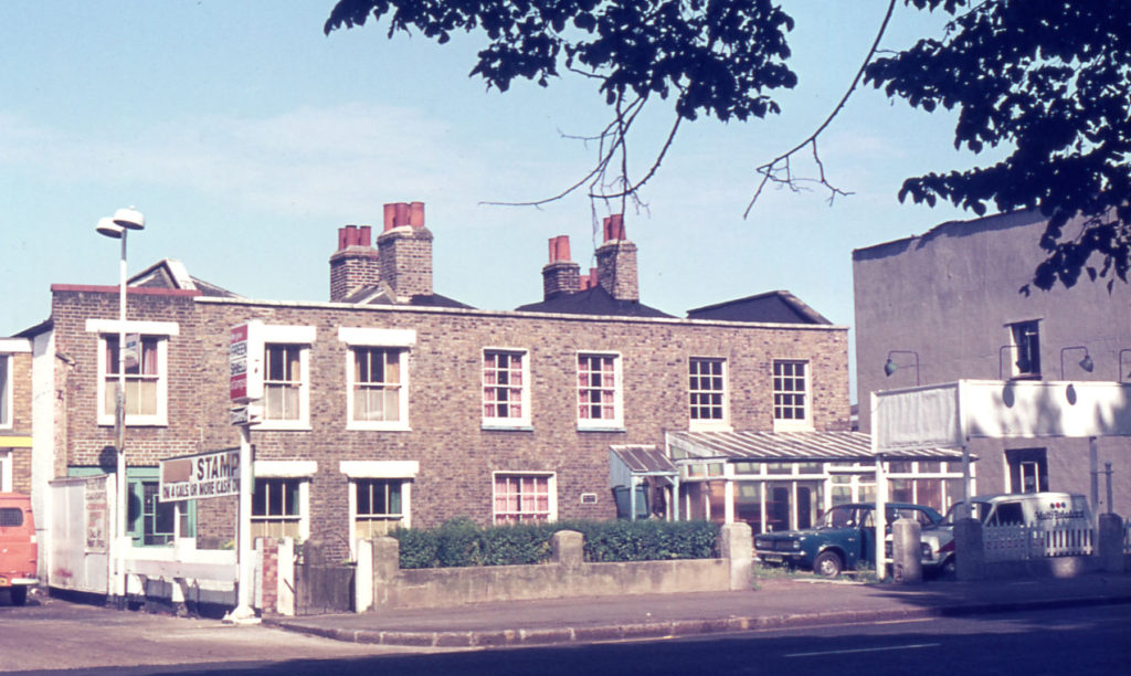 Cottages in London Road, Mitcham, Surrey CR4. Overlooking Figges Marsh. Early Victorian. built on former commonland. Gone by 1998.