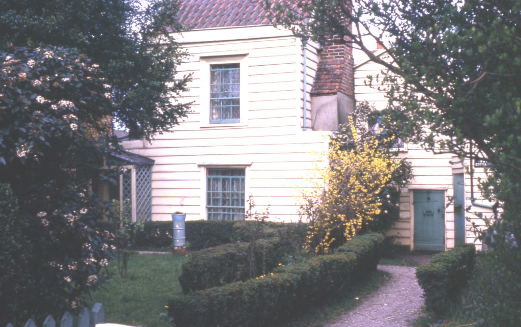 183 Commonside East, Grove Cottage, Mitcham, Surrey CR4. 18th century. Demolished c. 1985.