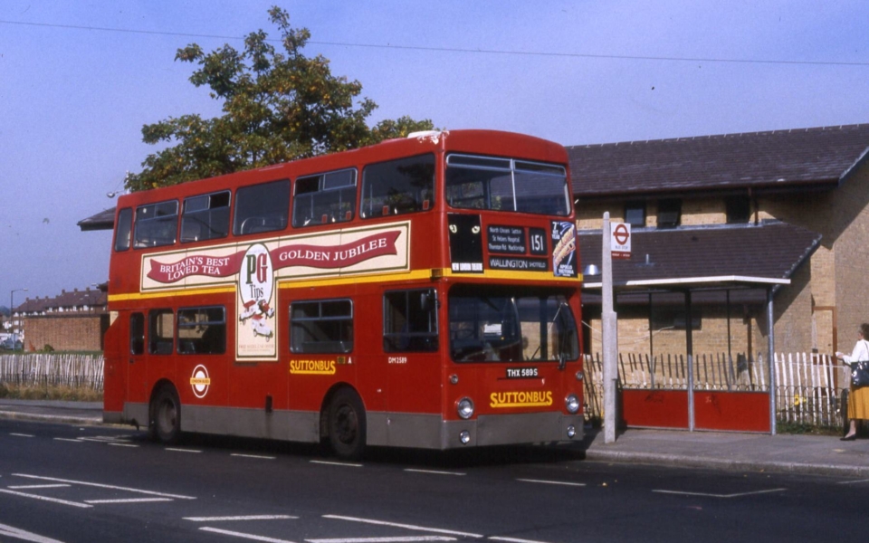 mhs-wjr-277-32 Tudor Drive Bus Route 151 Lower Morden – Wallington (earlier M1 now 413) 07-90