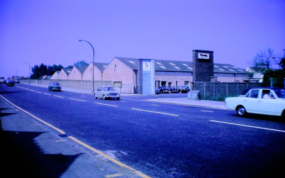 mhs-wjr-97-33 Triang Works Morden Road SW19 (see 107 , 9-11) 07-72